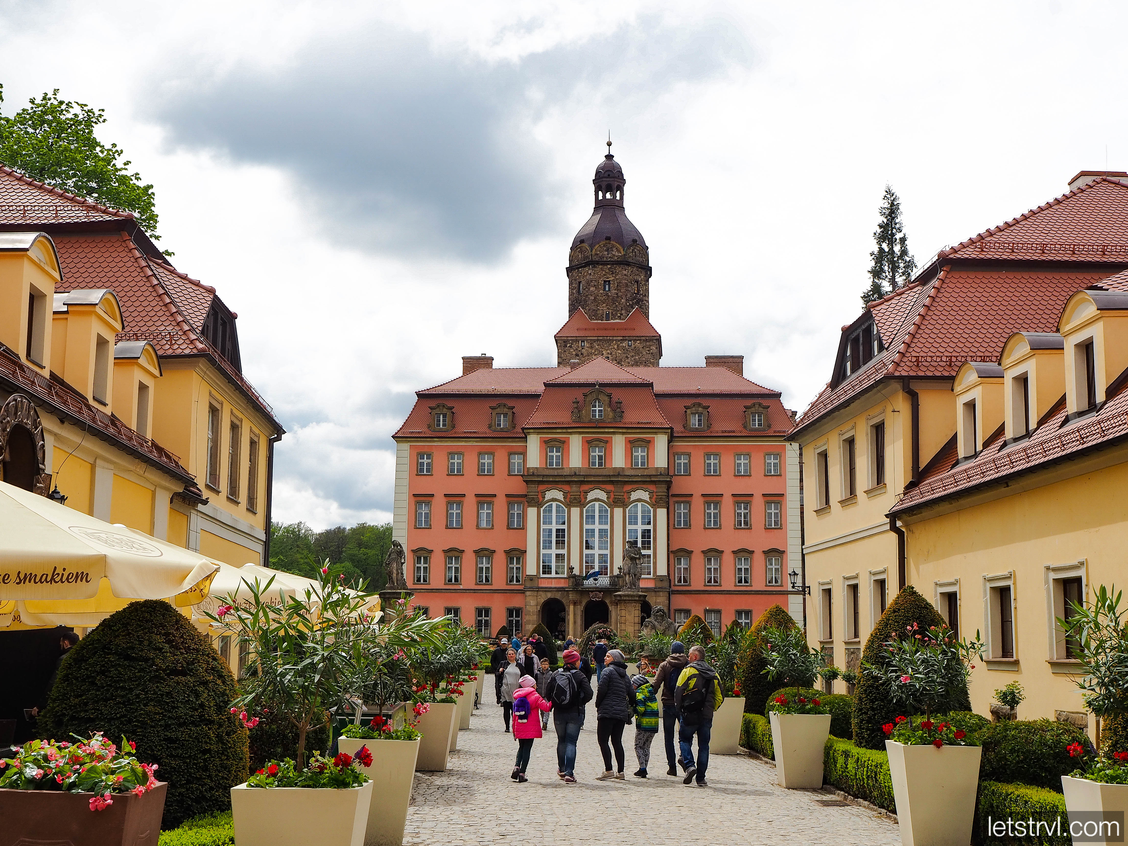 Главный вход в замок Ксёнж