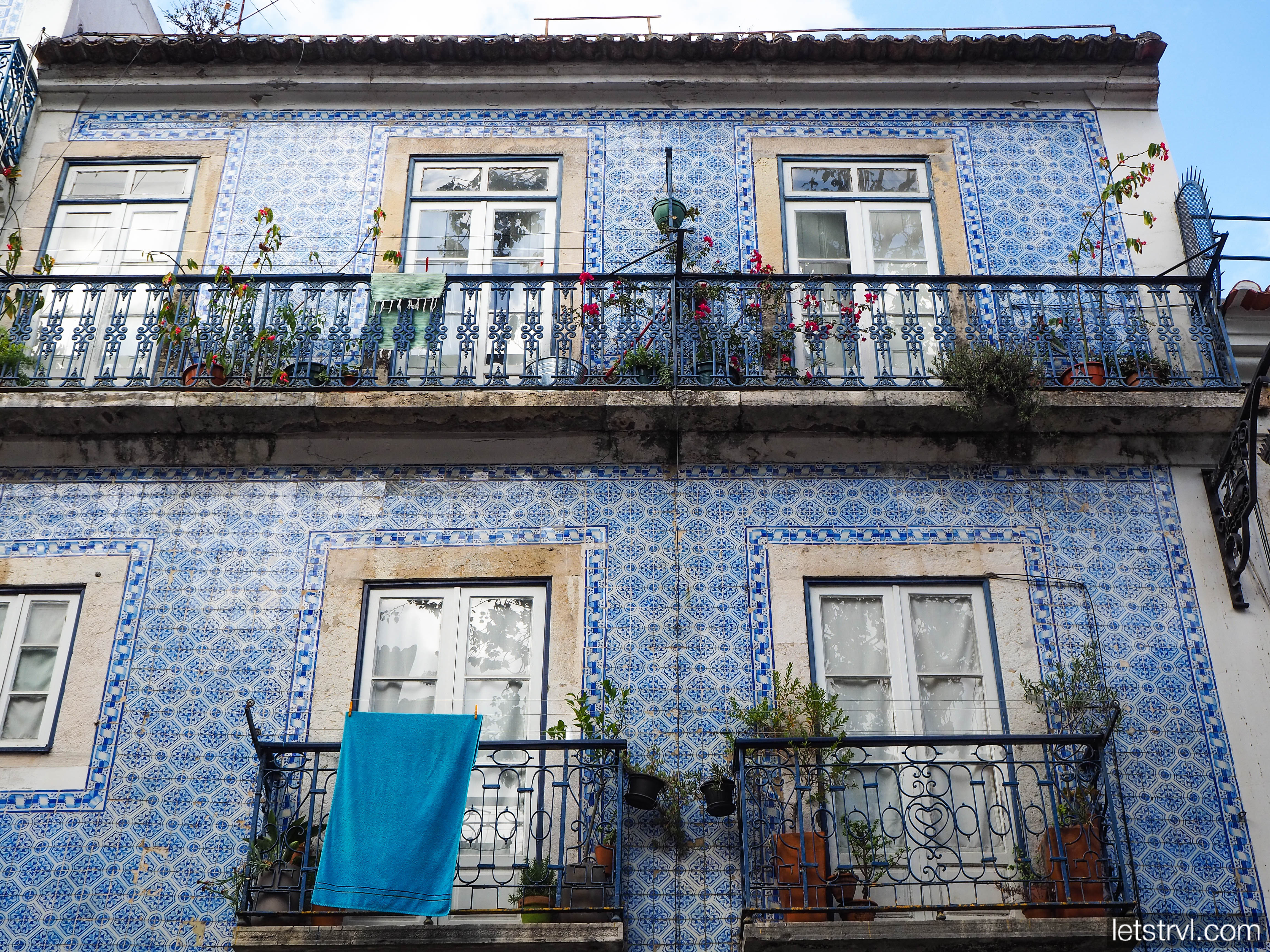 Здание, облицованное азулежу