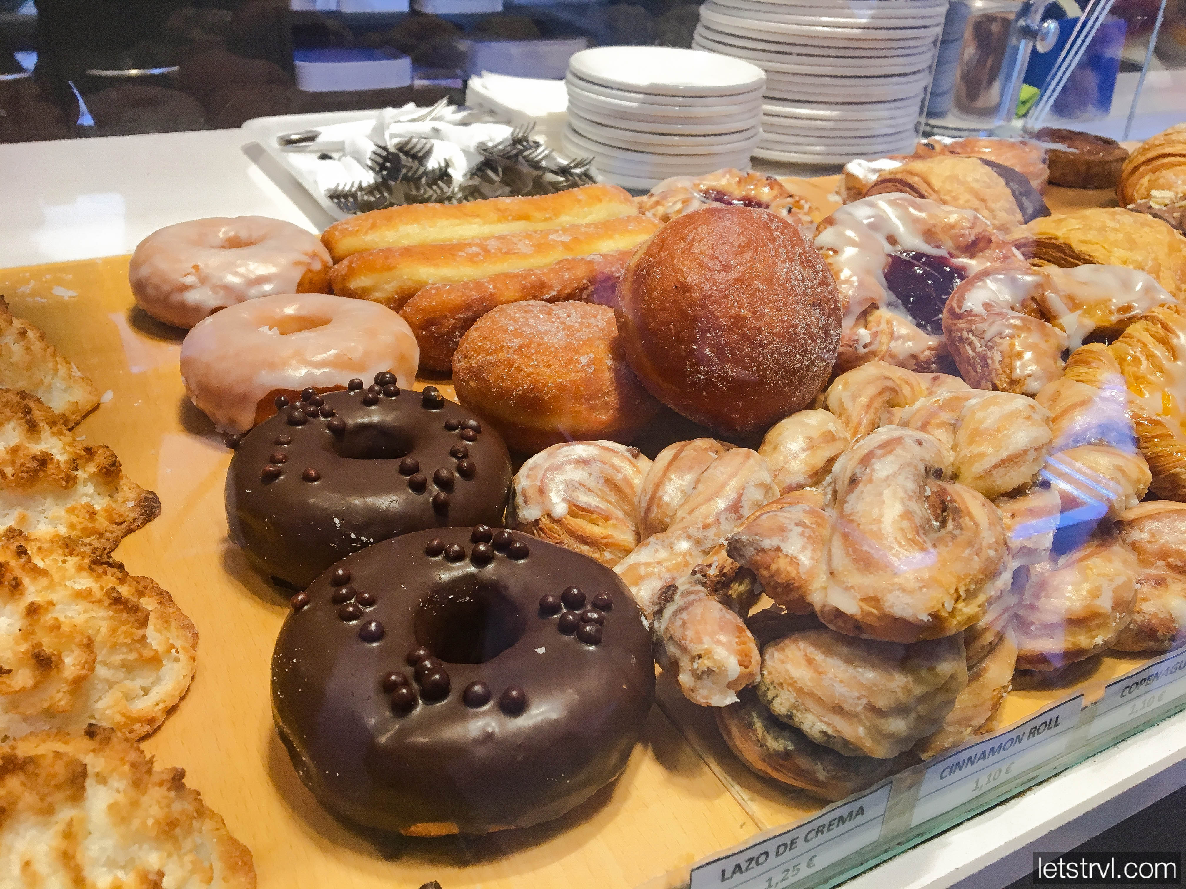 Испанская выпечка в пекарне