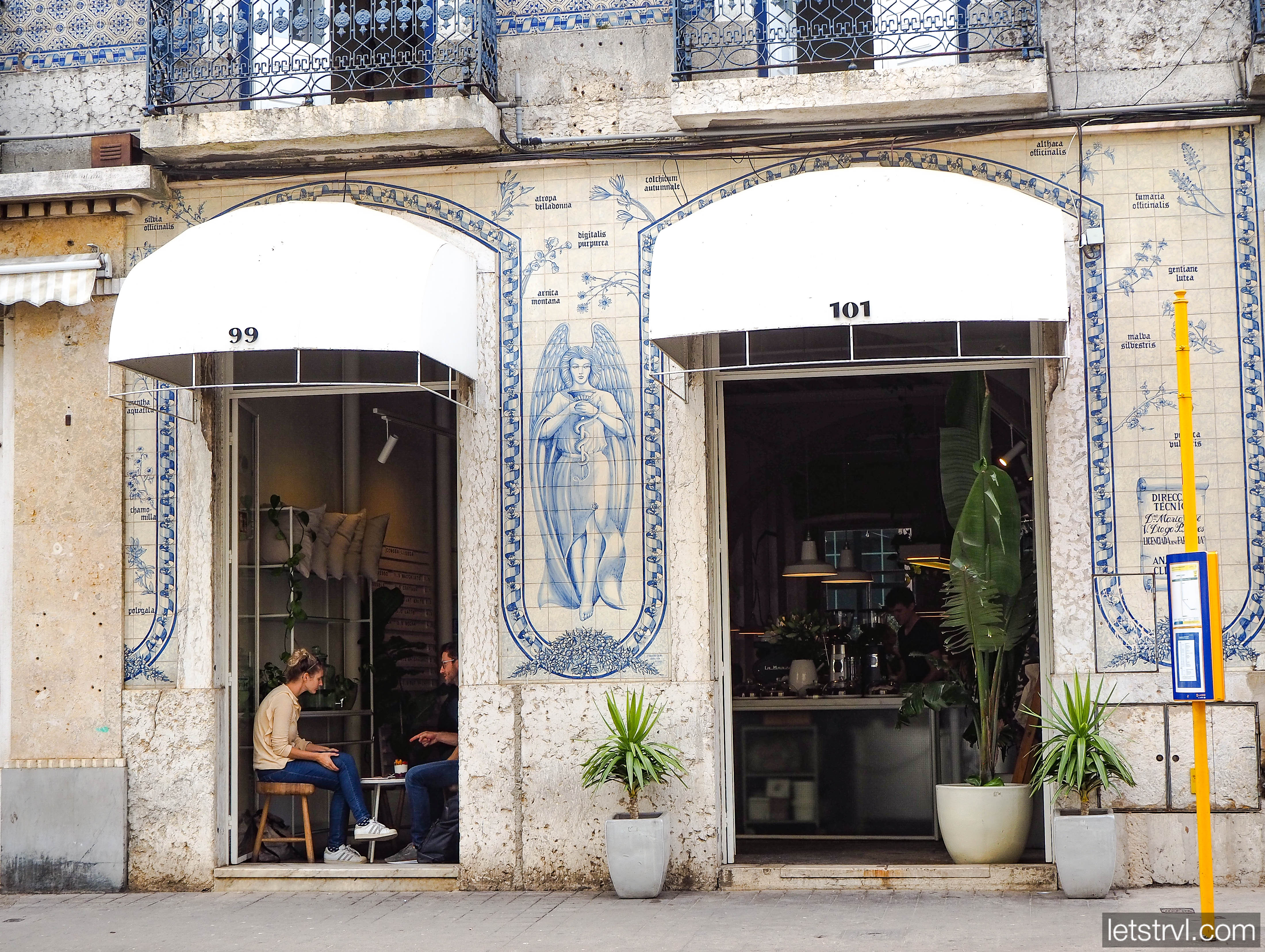 Кафе Comoba в Лиссабоне