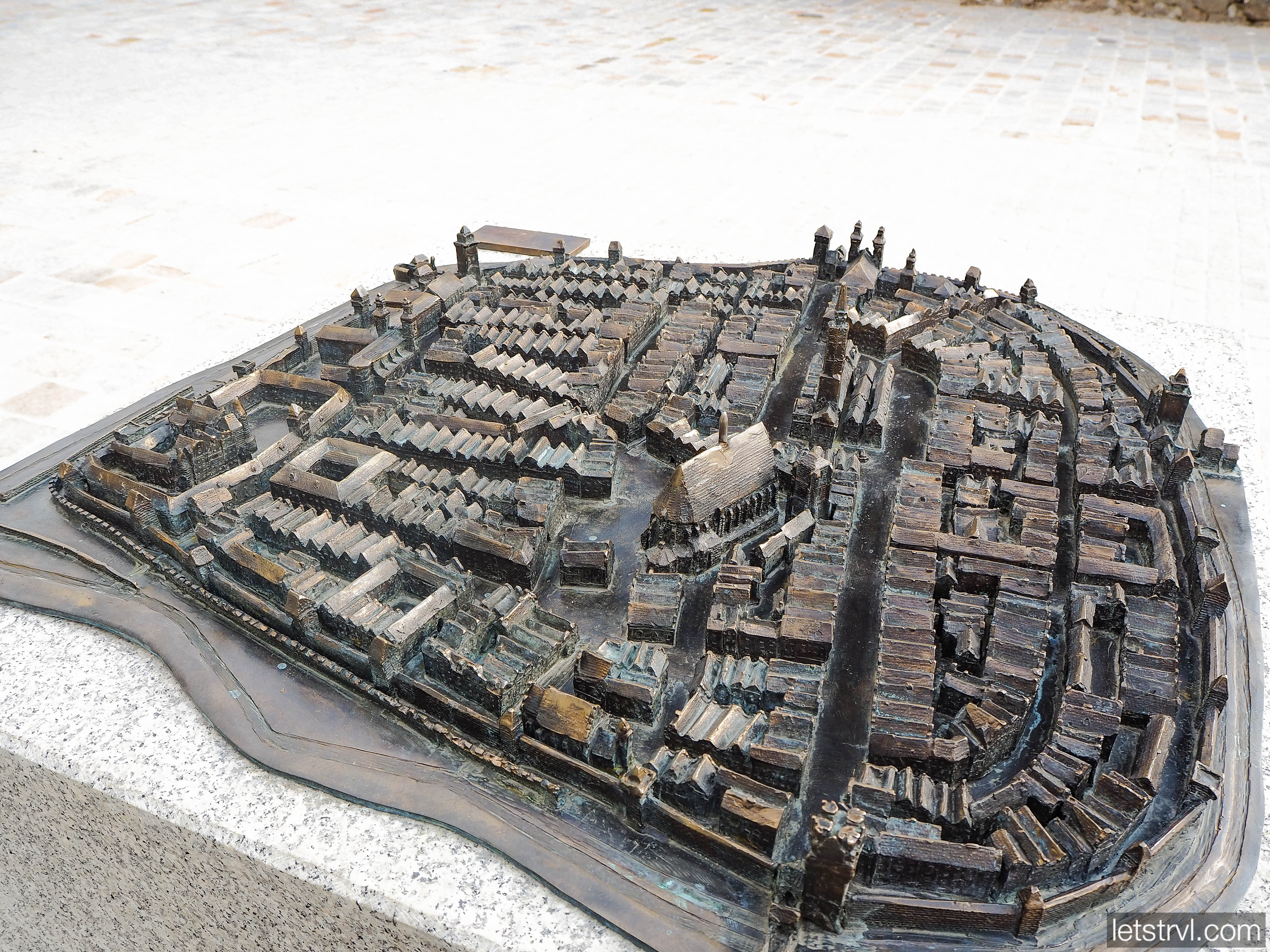 Миниатюра старинного города Ныса