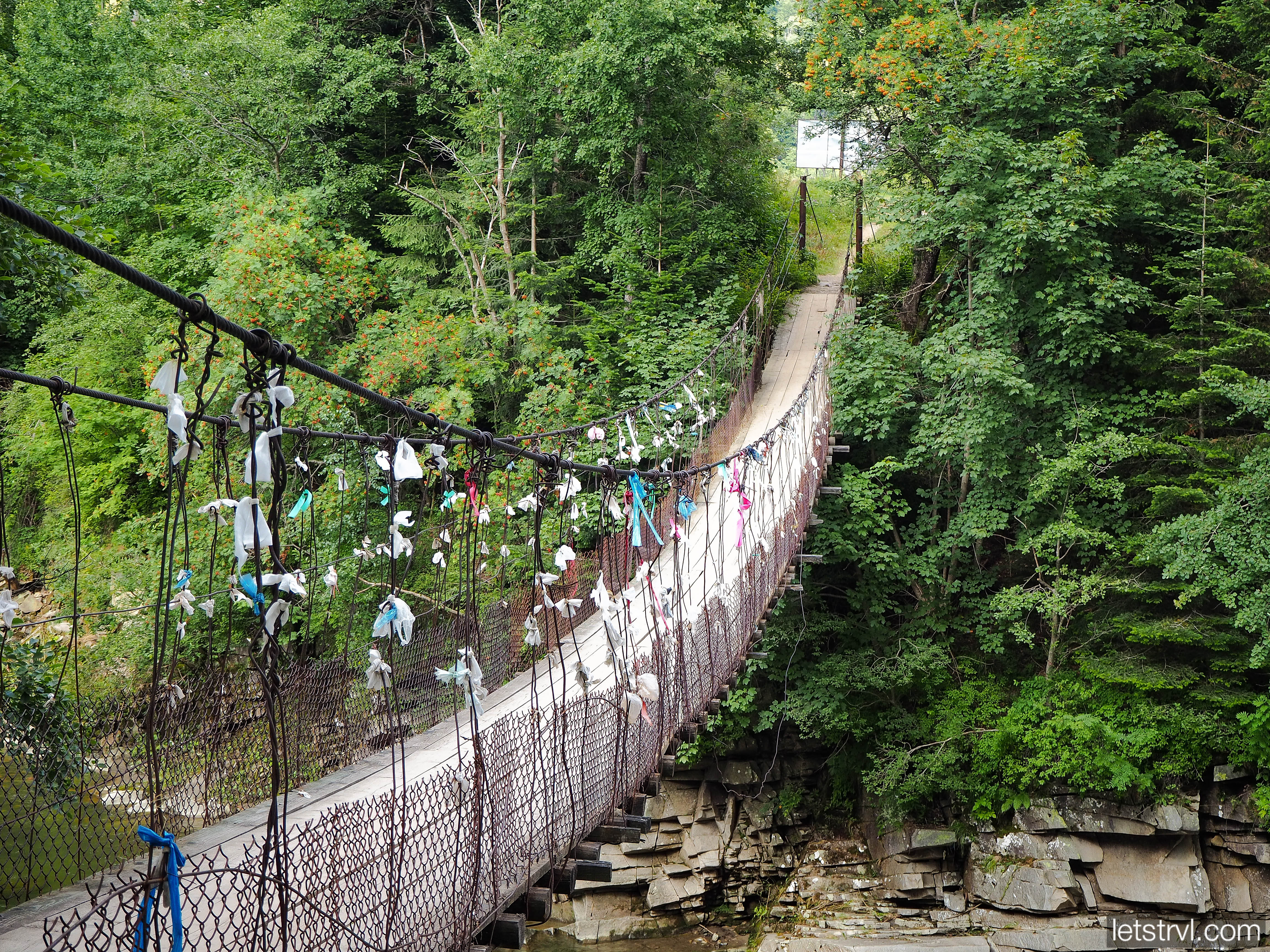 Подвесной мост через Прут в Микуличине