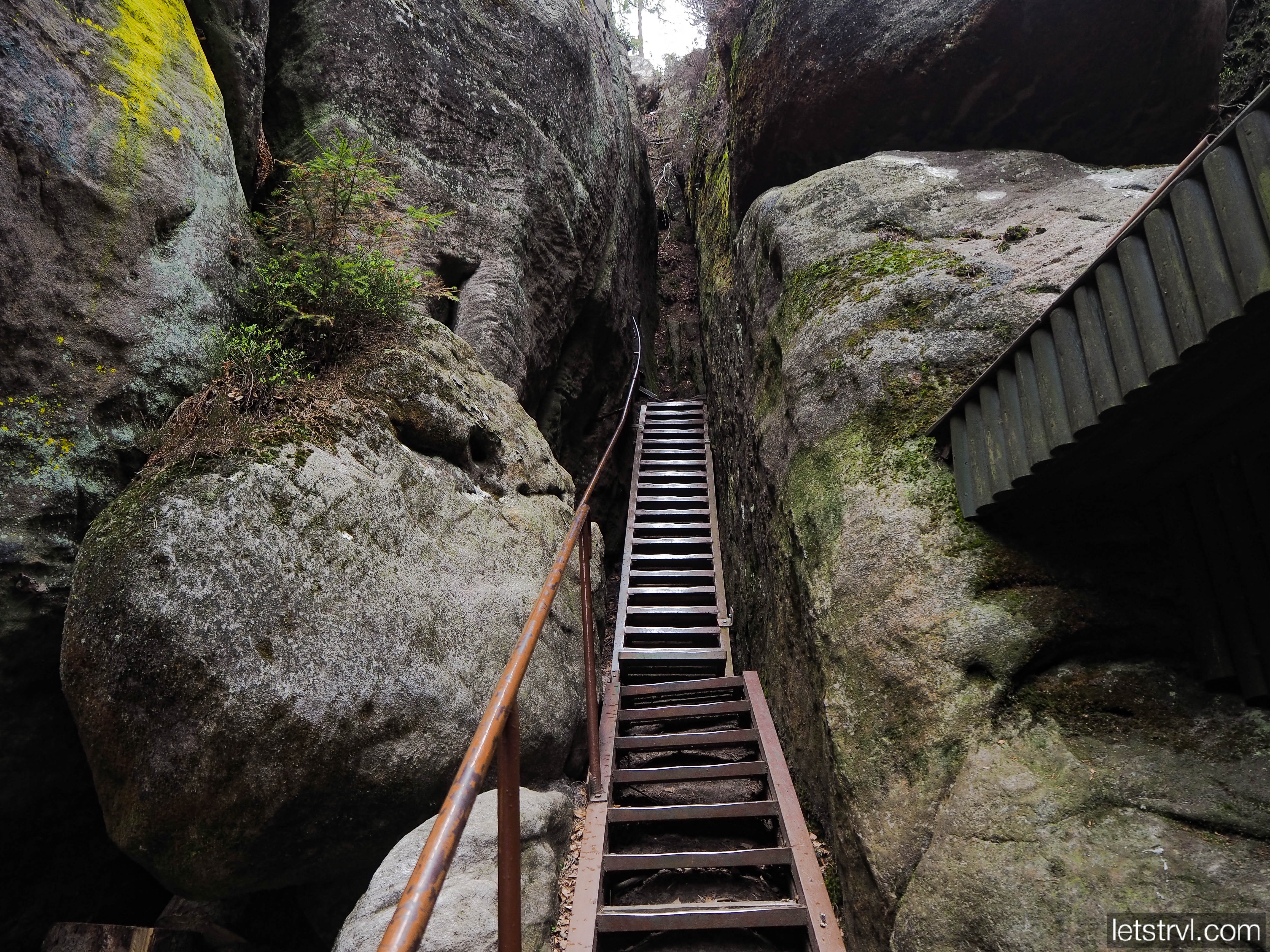 Тропа к малому озеру Адршпаха