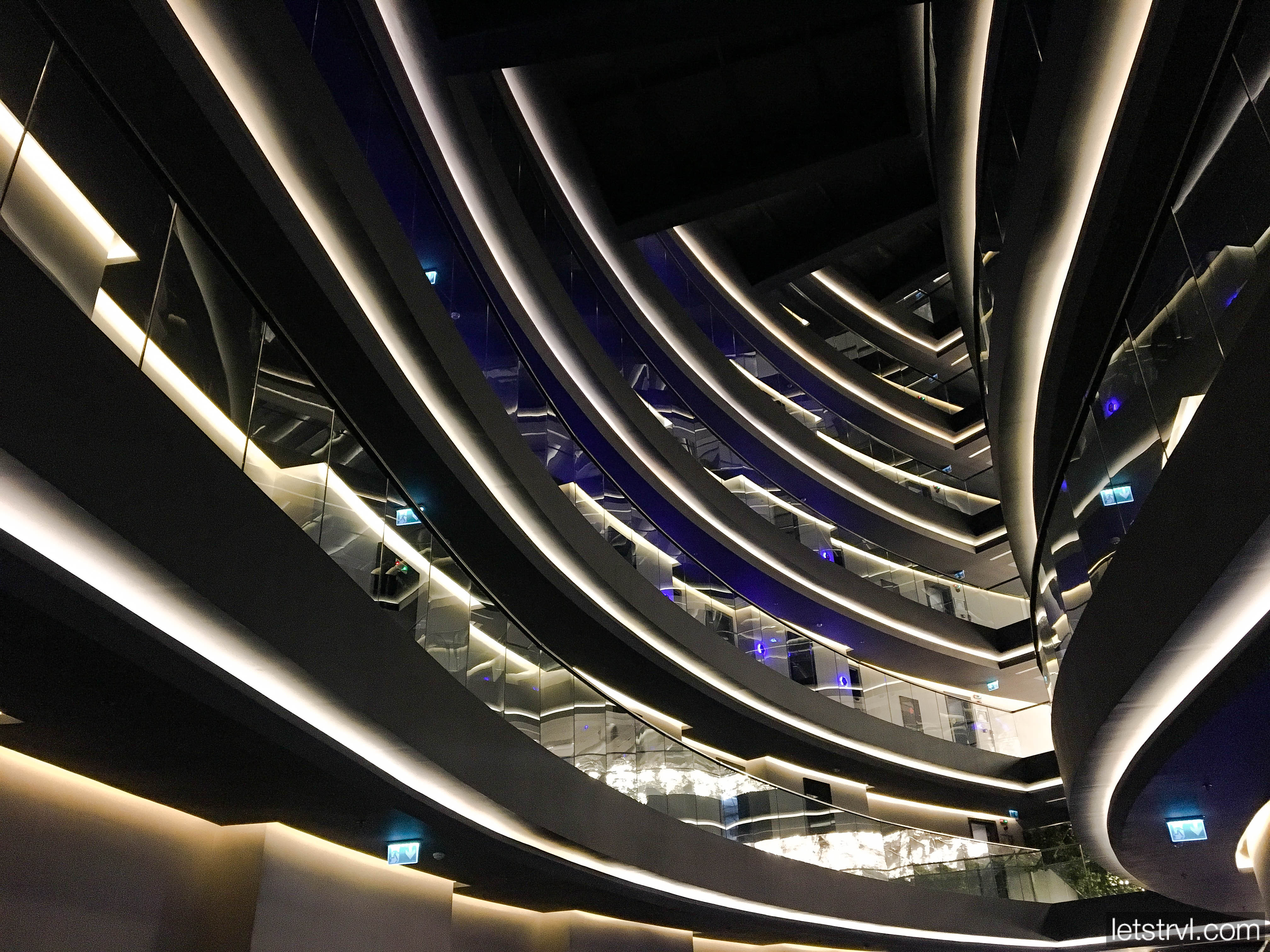 Хайтек интерьер в отеле Bosphorus Sorgun Hotel в Сиде